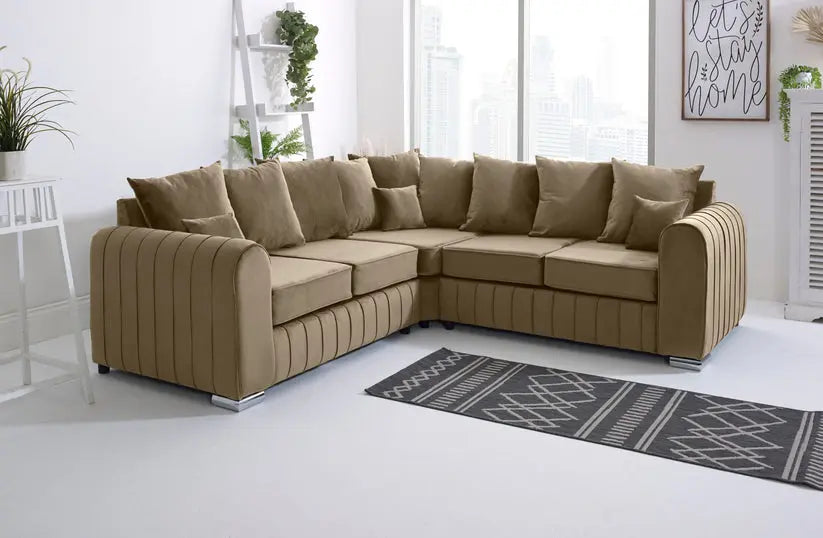 Lilly Corner Scatterback Darnall Furniture